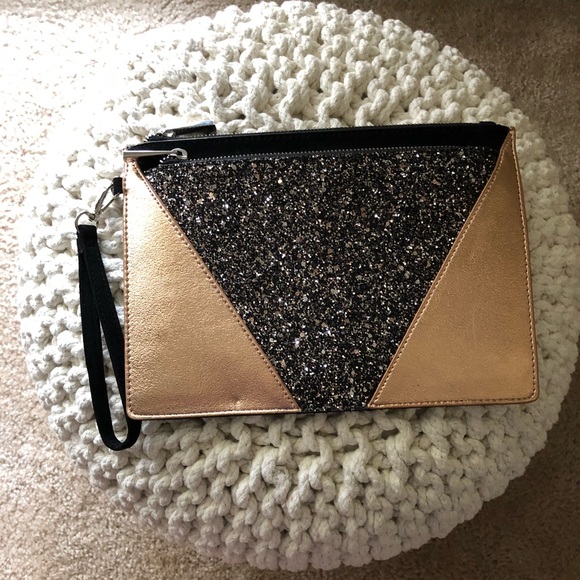 Express wristlet/clutch - Picture 2 of 6